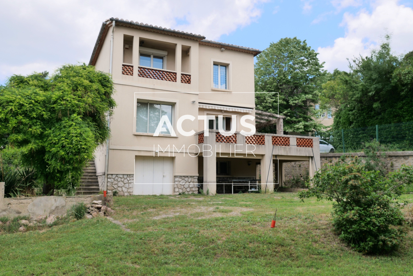 Agence immobilière de 