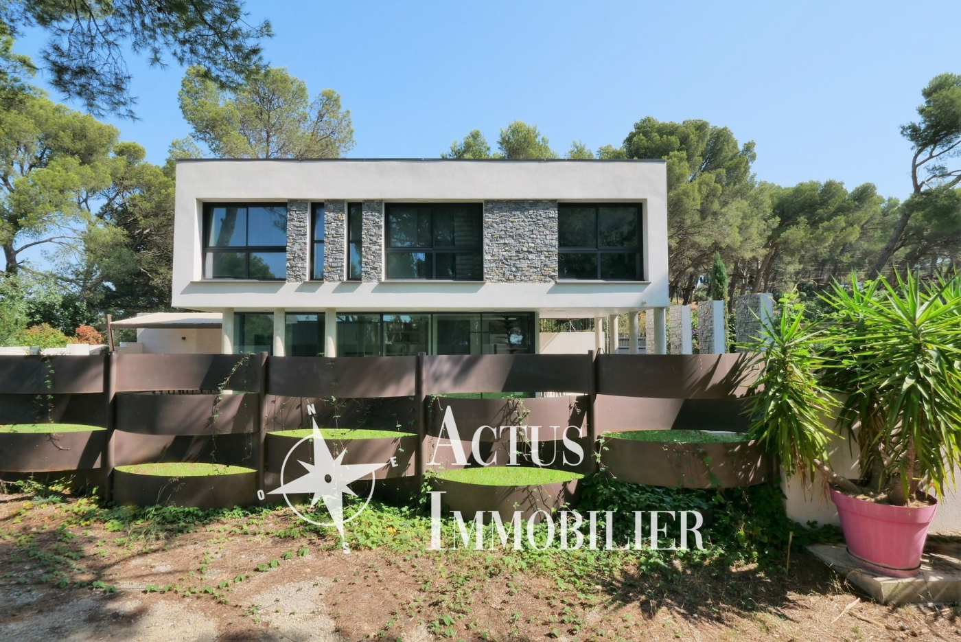 Agence immobilière de 