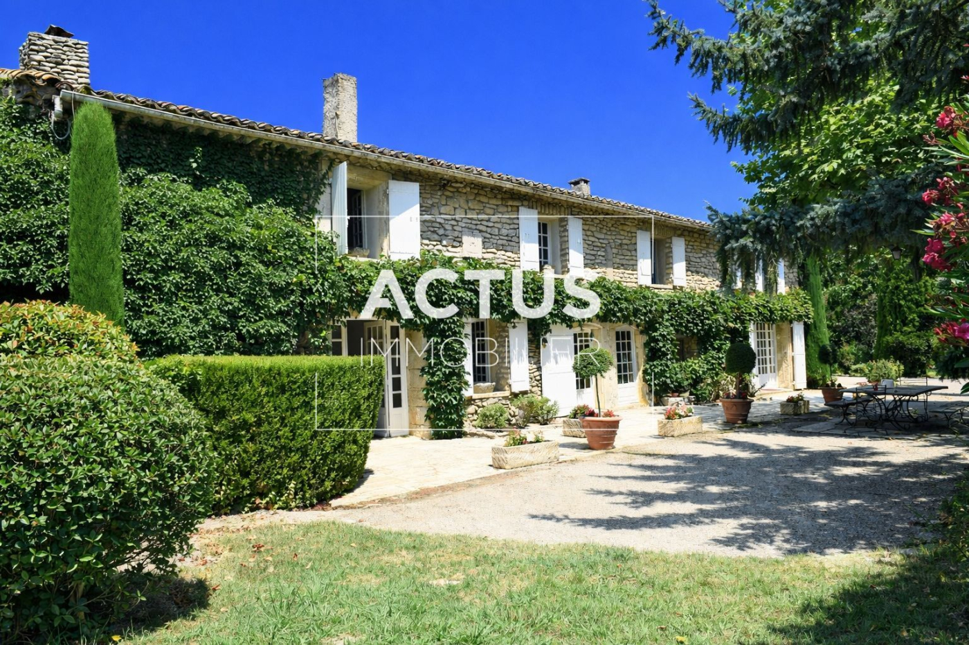 Agence immobilière de 