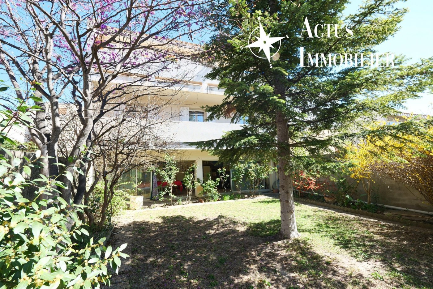 Agence immobilière de 