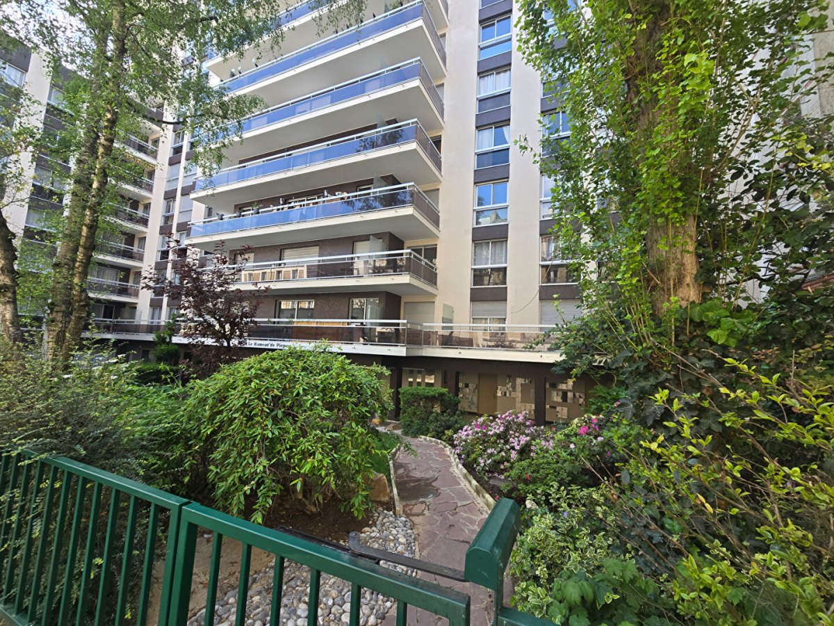 Vente Appartement 2 pièces - 61m² 75012 Paris