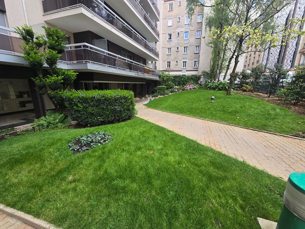 Vente Appartement 2 pièces - 61m² 75012 Paris
