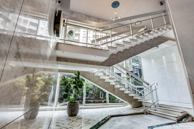 Vente box Paris 75014