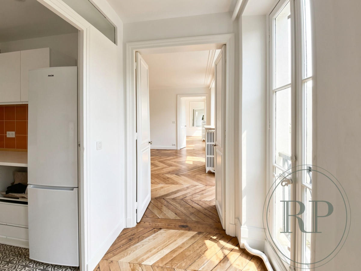 Location Appartement  4 pièces - 97m² 75007 Paris