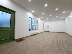 Location local commercial Paris 75007