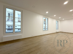 Location local commercial Paris 75007