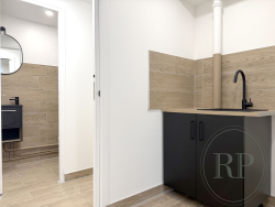 Location local commercial Paris 75007