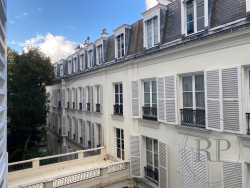 Location appartement Paris 75007