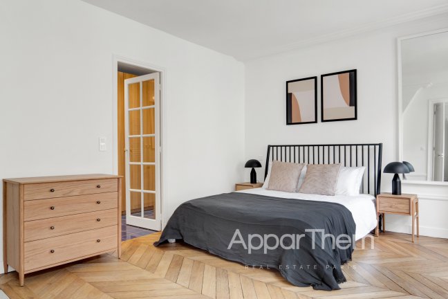 Location Appartement meubl 4 pices - 100m 75007 Paris