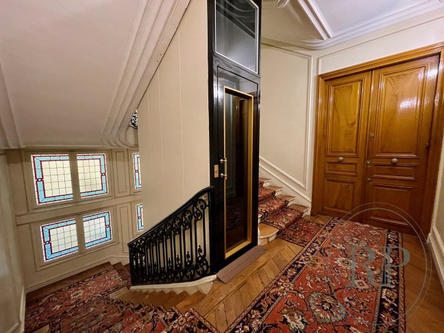 Vente Appartement  5 pices - 137.8m 75007 Paris