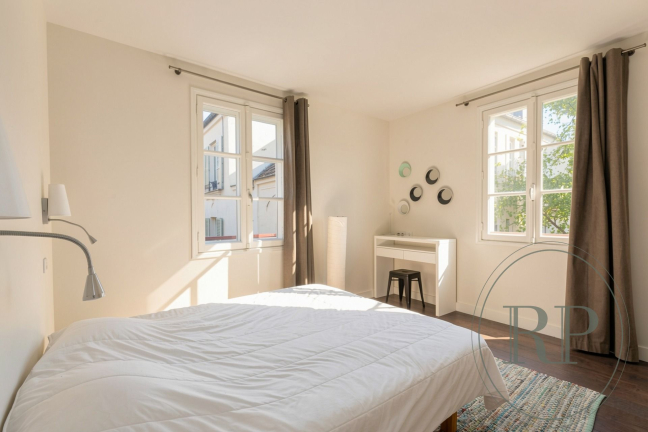 Location Appartement meubl� 3 pi�ces - 94.6m� 75018 Paris