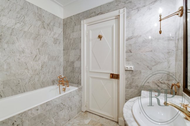 Location Appartement meubl 5 pices - 149.03m 75007 Paris