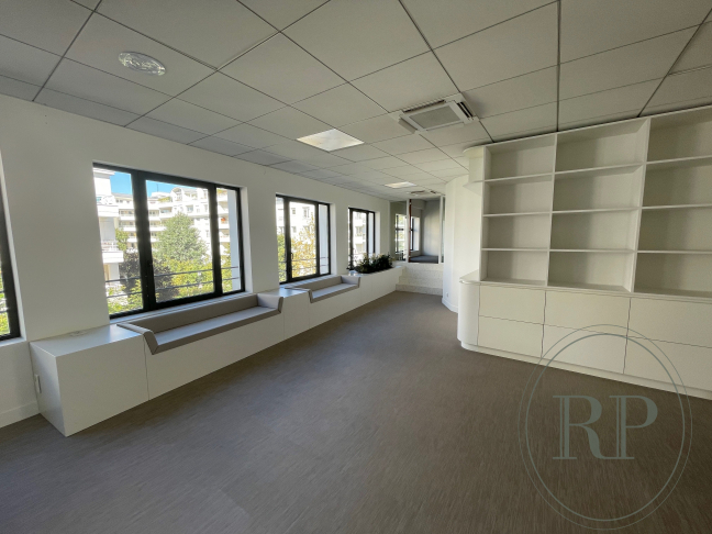 Location Bureau - 264m² 92400 Courbevoie