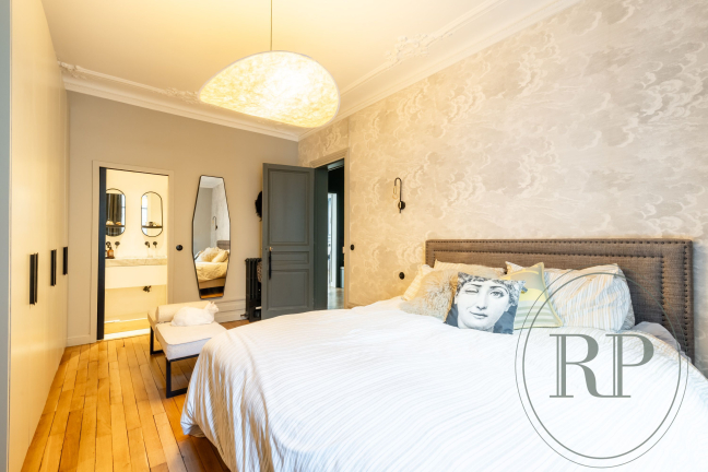 Vente Appartement 5 pièces - 148m² 75007 Paris