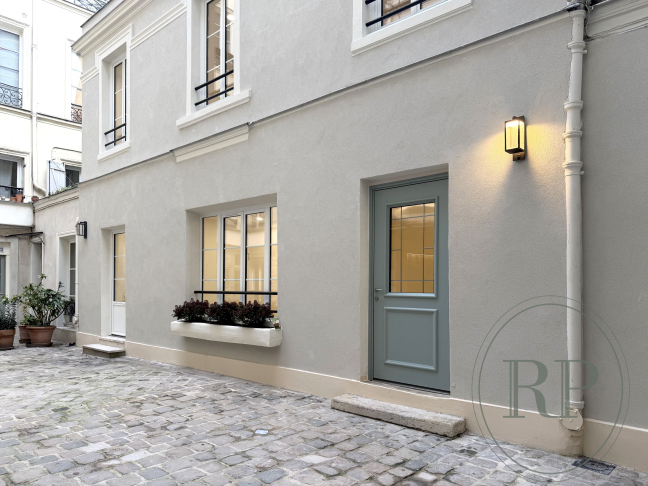 Location Local commercial  2 pi�ces - 98m� 75007 Paris