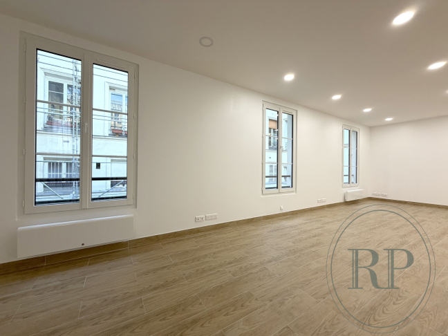 Location Local commercial  2 pi�ces - 98m� 75007 Paris