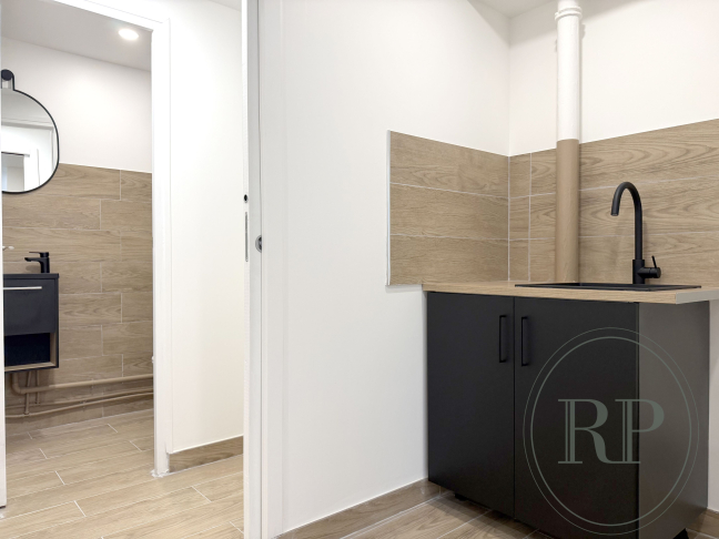 Location Local commercial  2 pi�ces - 98m� 75007 Paris