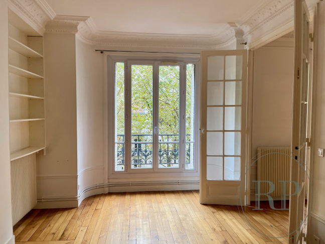 Location Appartement  2 pi�ces - 72.81m� 75014 Paris