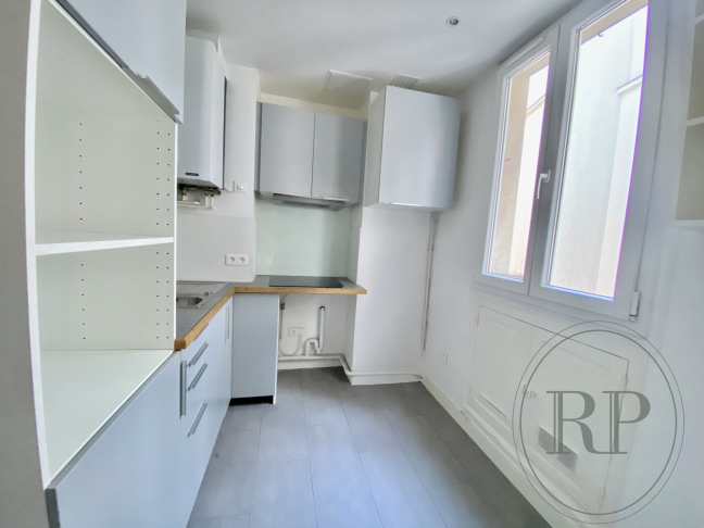 Location Appartement  2 pi�ces - 72.81m� 75014 Paris