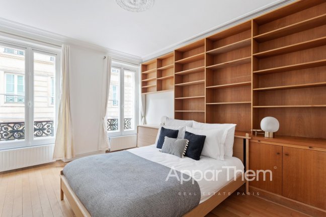 Location Appartement  4 pices - 105m 75007 Paris
