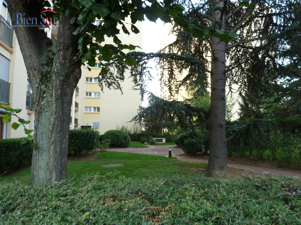 Vente Appartement  3 pices - 64m 94200 Ivry-sur-seine