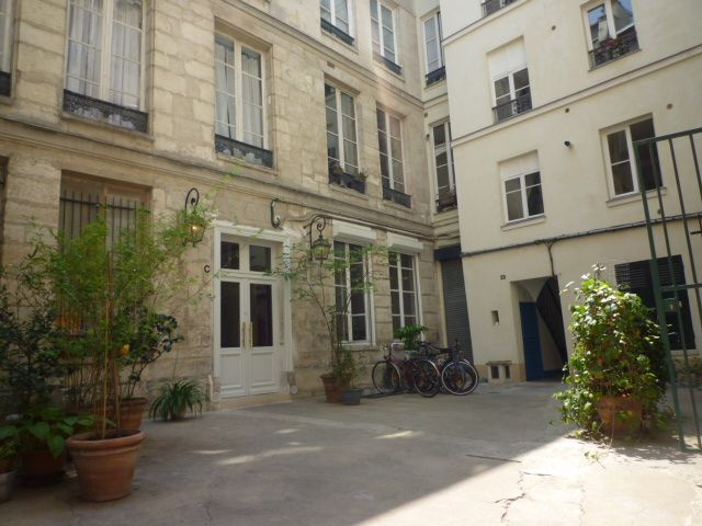 Location Local commercial  1 pièce (studio) - 34m² 75004 Paris