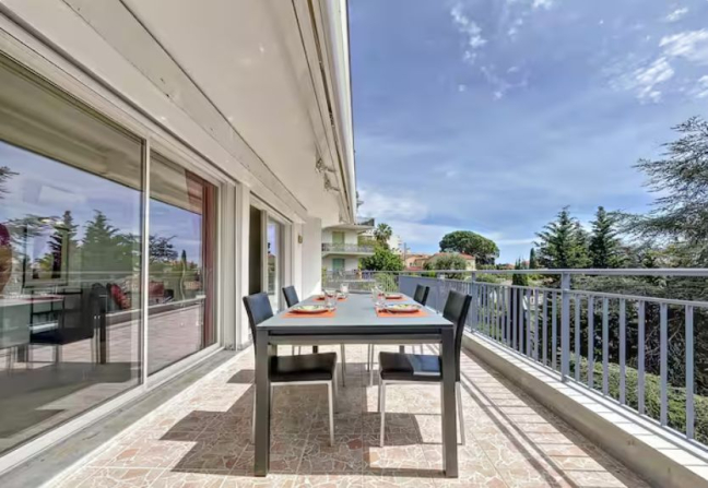 Location appartement meubléCannes 06400