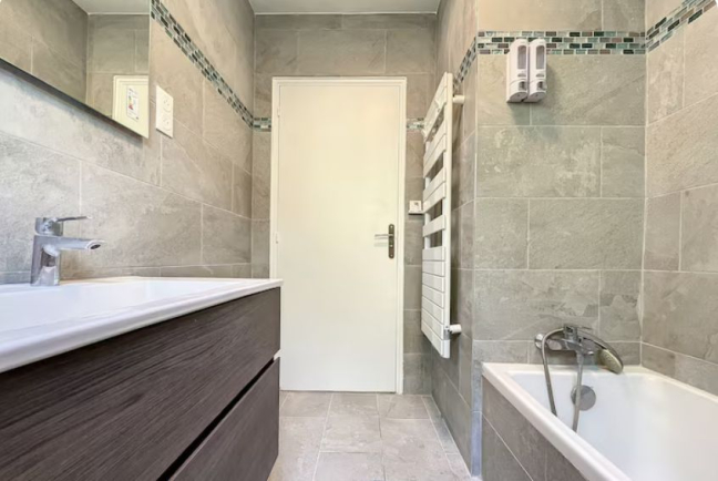Location Appartement meubl� 5 pi�ces - 120m� 06400 Cannes