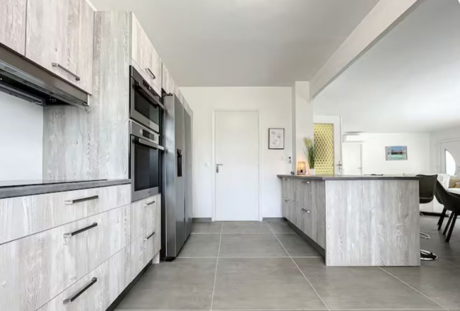 Location Appartement meubl� 5 pi�ces - 120m� 06400 Cannes
