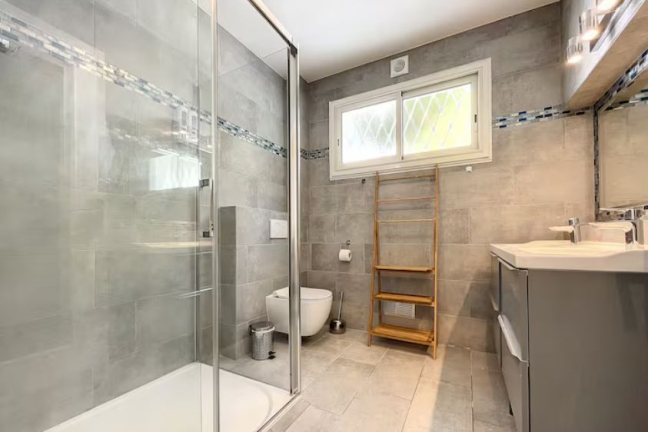 Location Appartement meubl� 5 pi�ces - 120m� 06400 Cannes