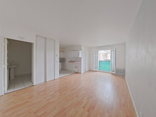 Location Appartement  1 pice (studio) - 28.05m 77600 Bussy St Georges