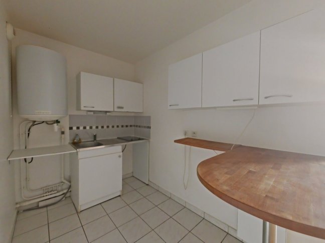 Location Appartement  1 pice (studio) - 28.05m 77600 Bussy St Georges