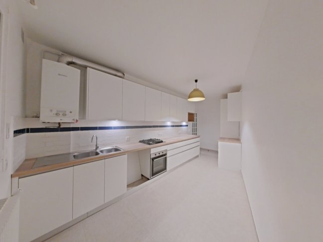 Location Appartement  3 pi�ces - 76.39m� 75011 Paris 11eme Arrondissement