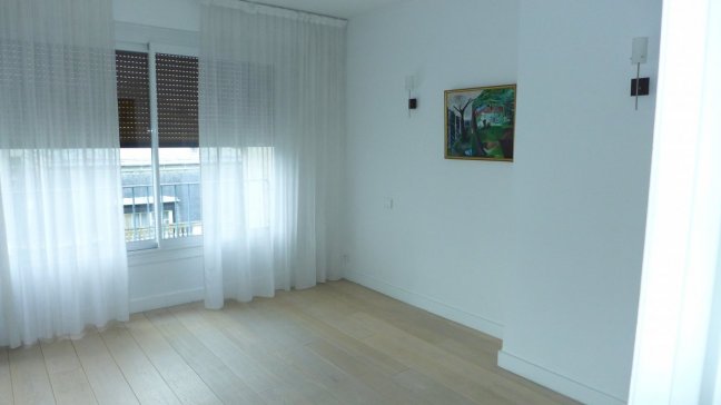 Location appartement meubléParis 75116