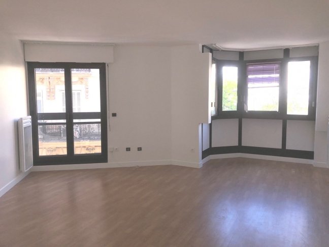 Location Appartement  2 pices - 46.8m 75017 Paris