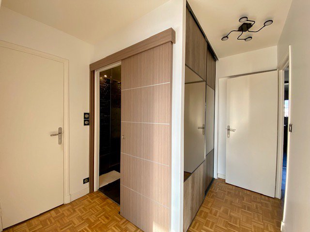 Location Appartment  3 rooms - 65sqm 75015 Paris