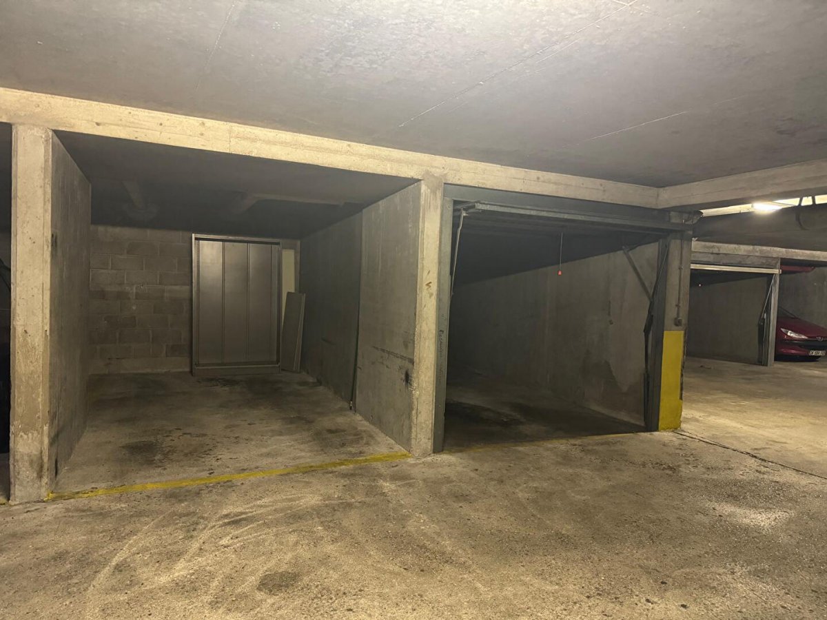 Location Parking  - 0m² 75015 Paris