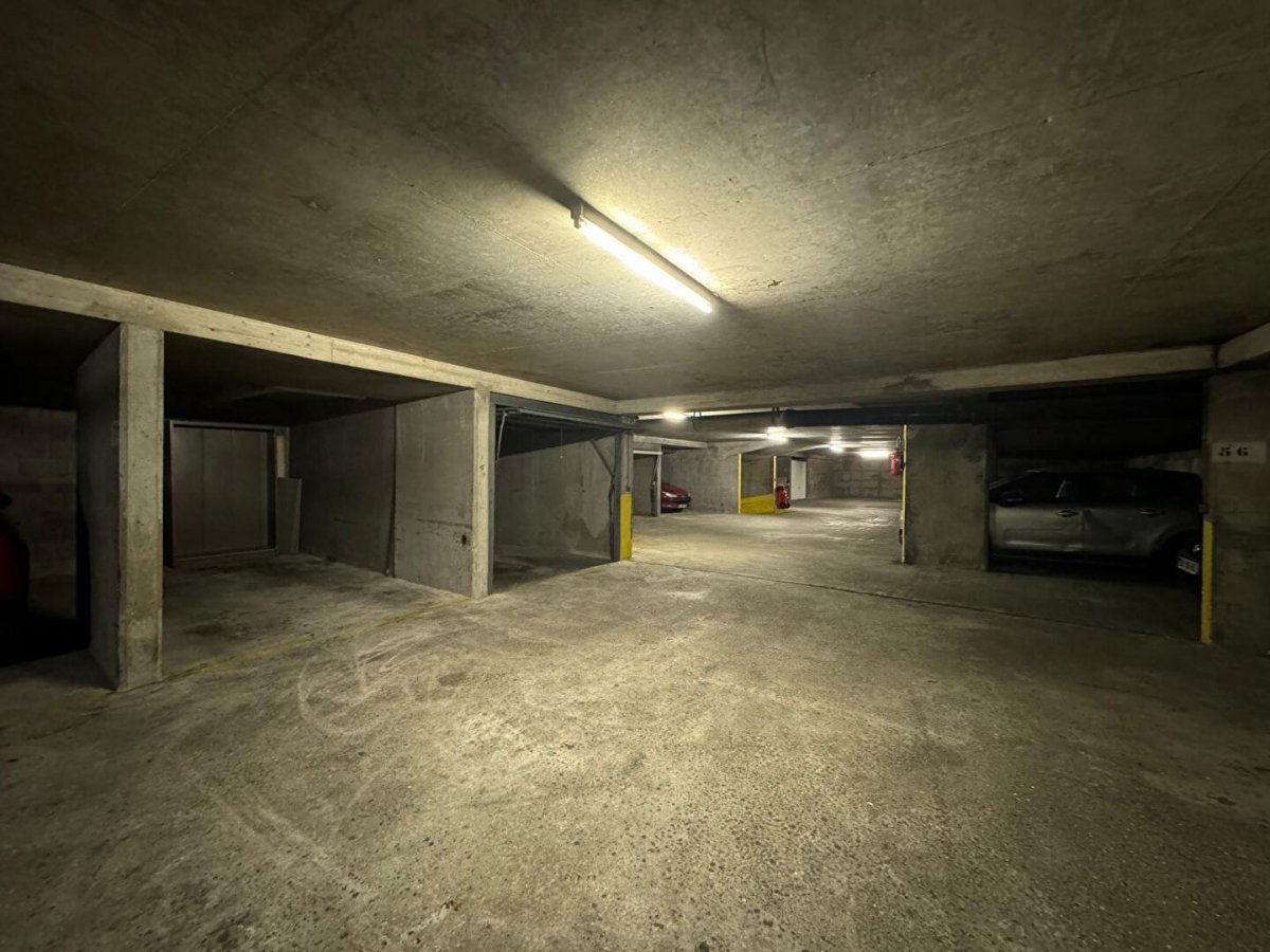 Location Parking  - 0m² 75015 Paris