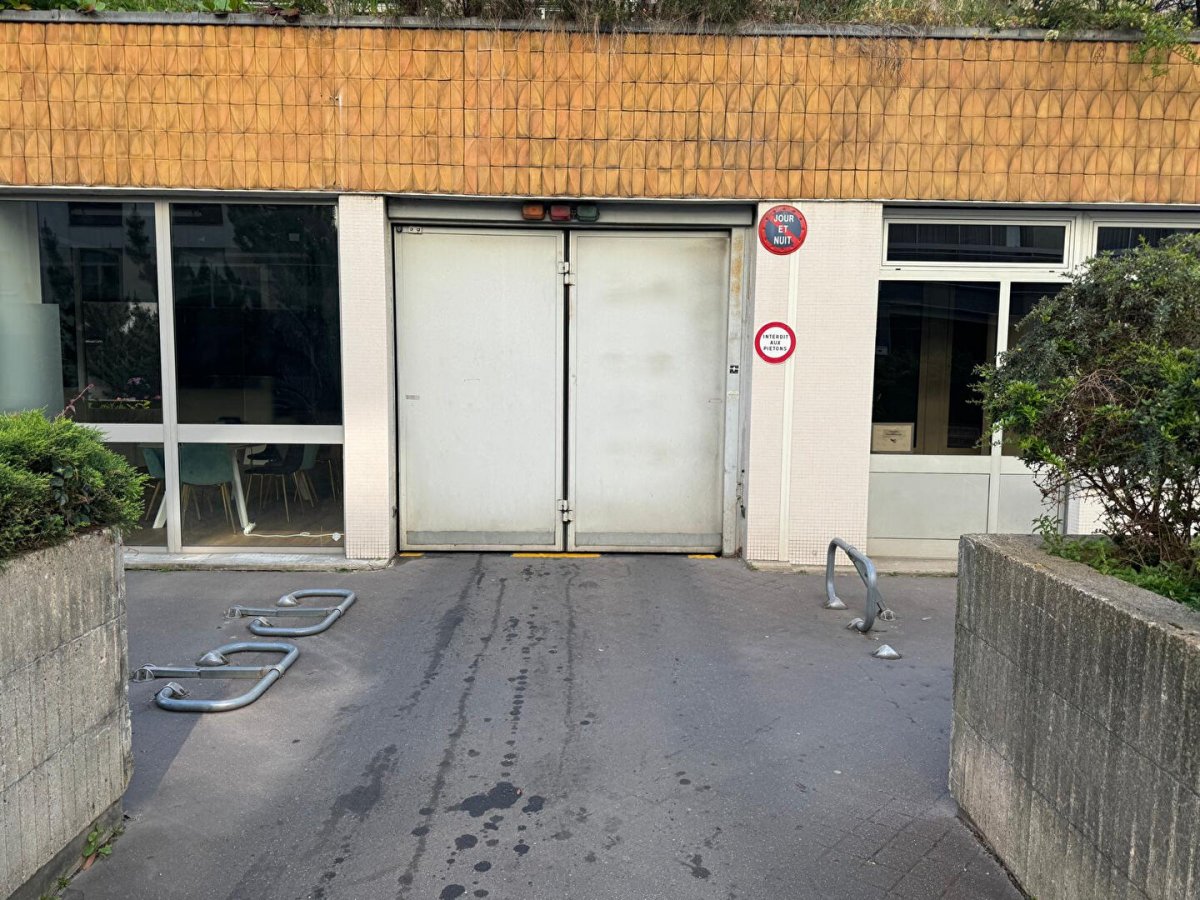 Location Parking  - 0m² 75015 Paris