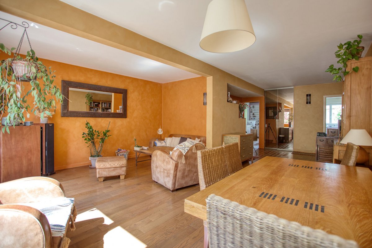 Vente Appartement  5 pièces - 111m² 75015 Paris