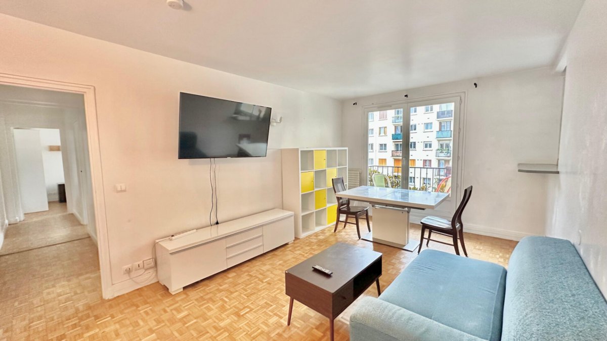 Location Appartement  4 pièces - 71m² 75015 Paris
