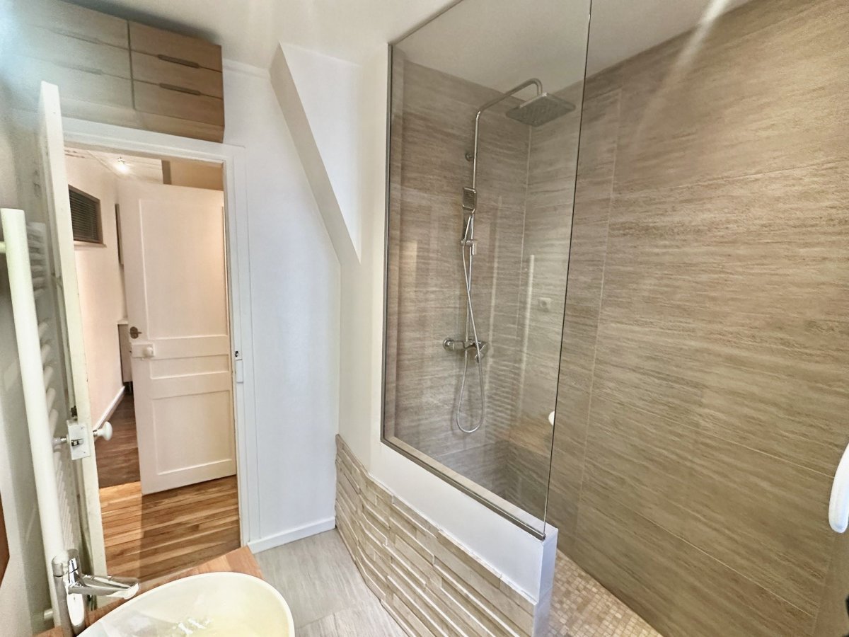Location Appartement  2 pièces - 46.08m² 75015 Paris