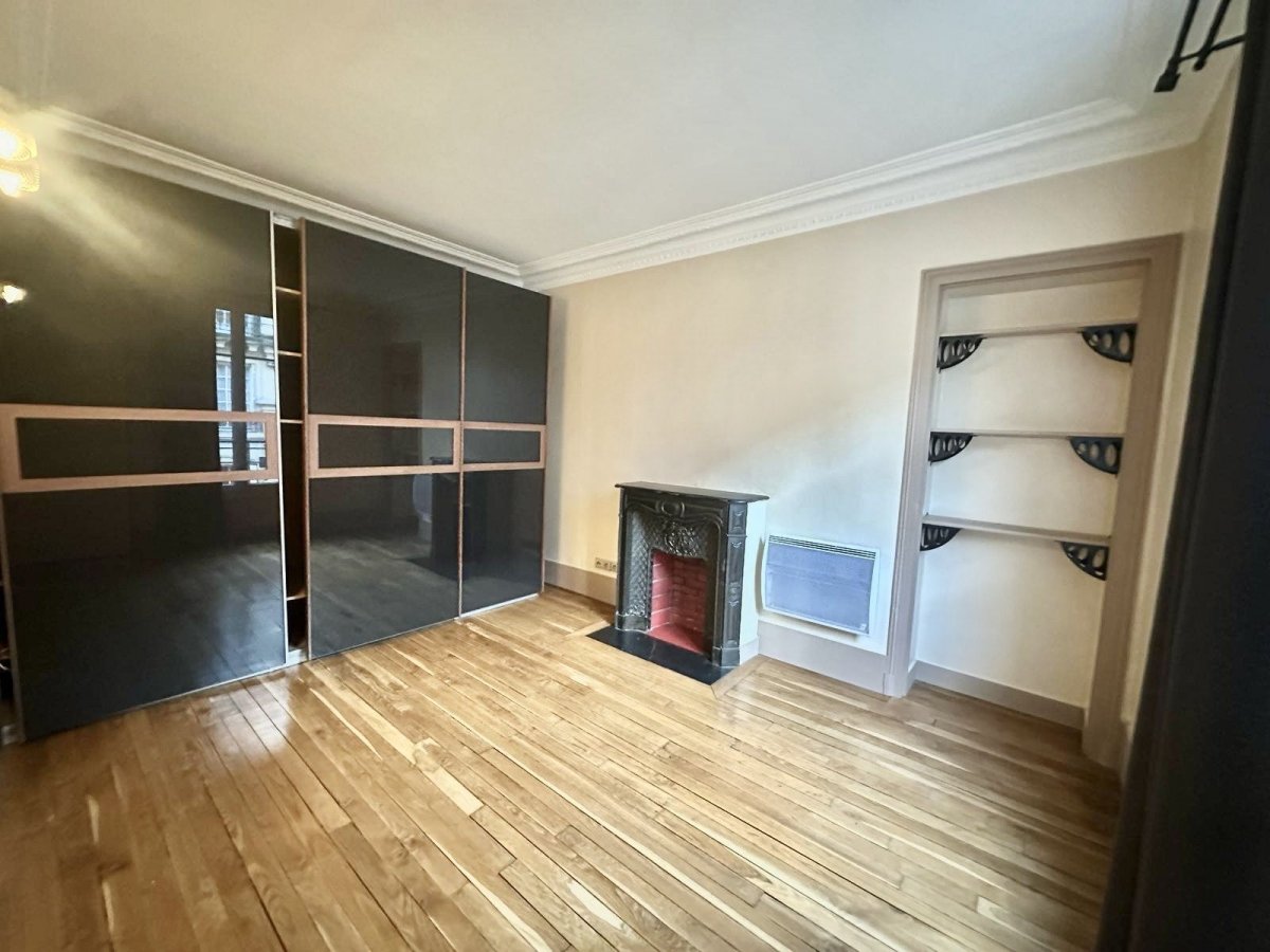 Location Appartement  2 pièces - 46.08m² 75015 Paris