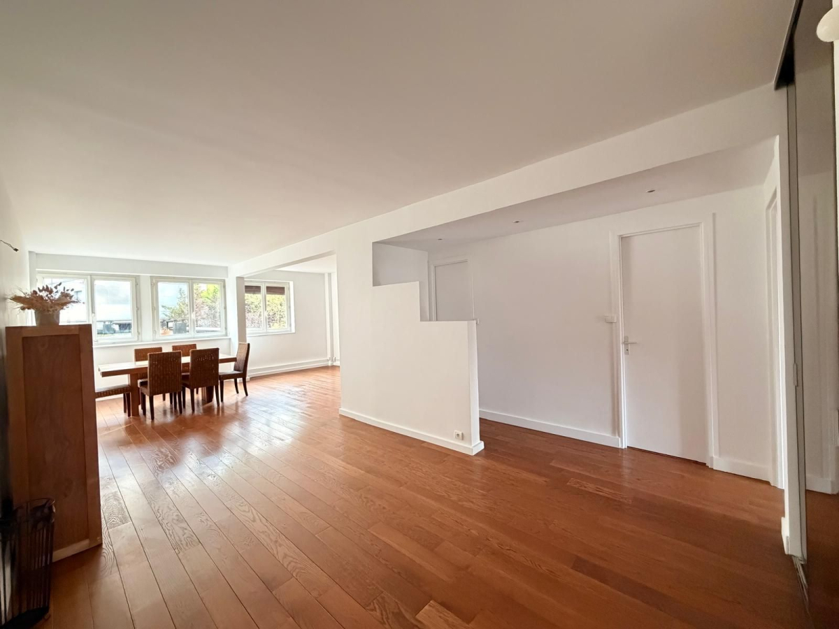 Vente Appartement  5 pièces - 111m² 75015 Paris