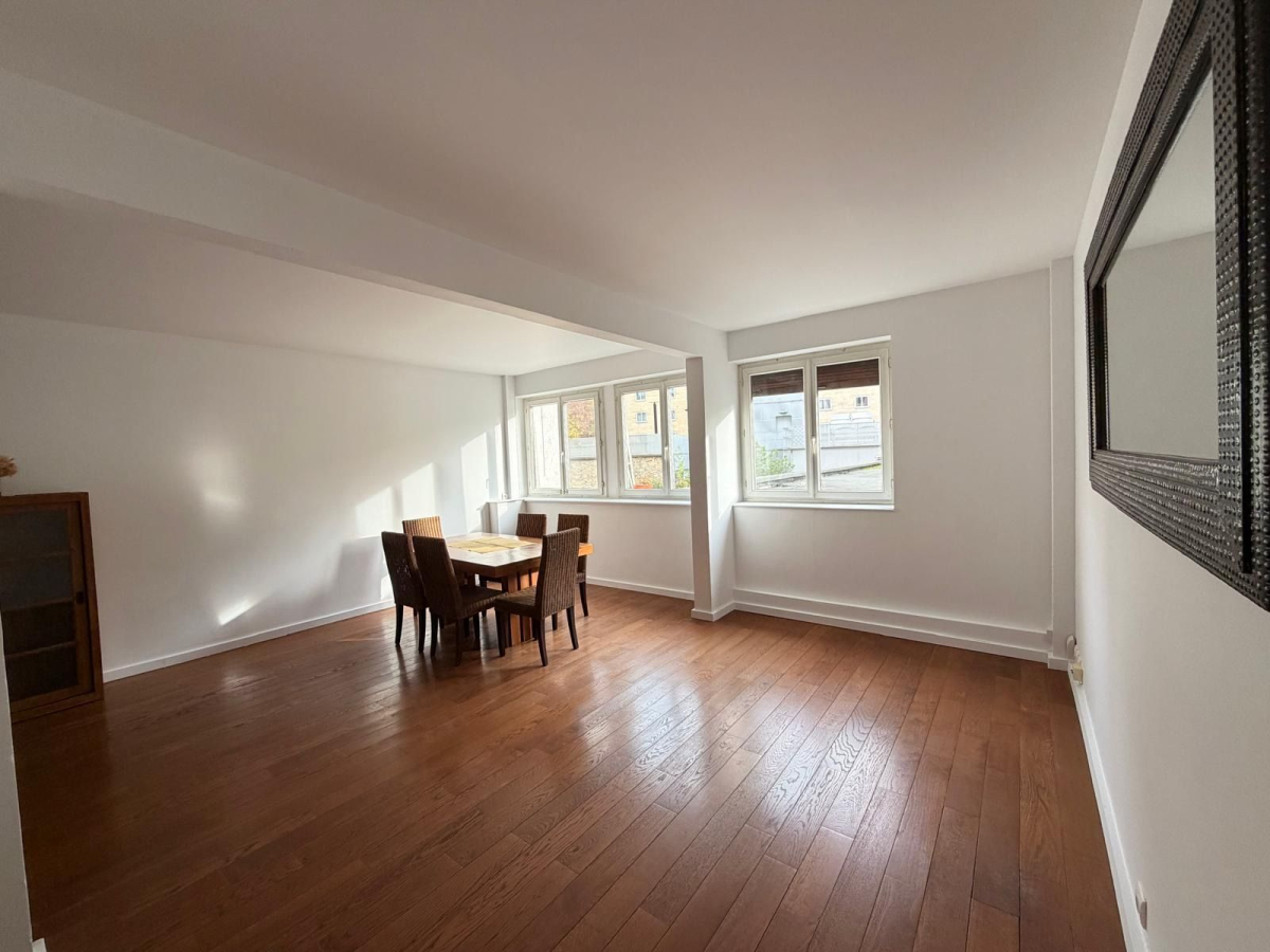 Vente Appartement  5 pièces - 111m² 75015 Paris