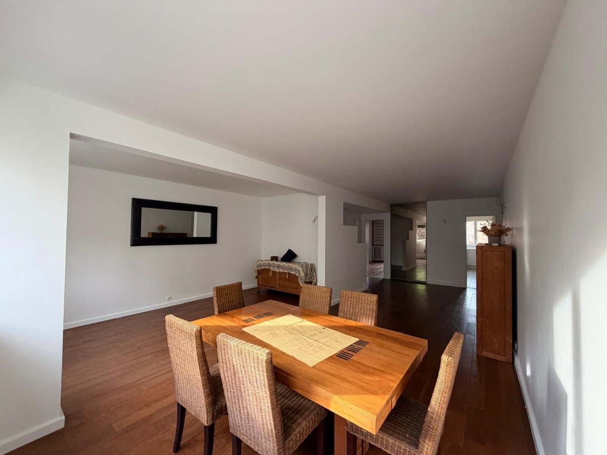 Vente Appartement  5 pièces - 111m² 75015 Paris