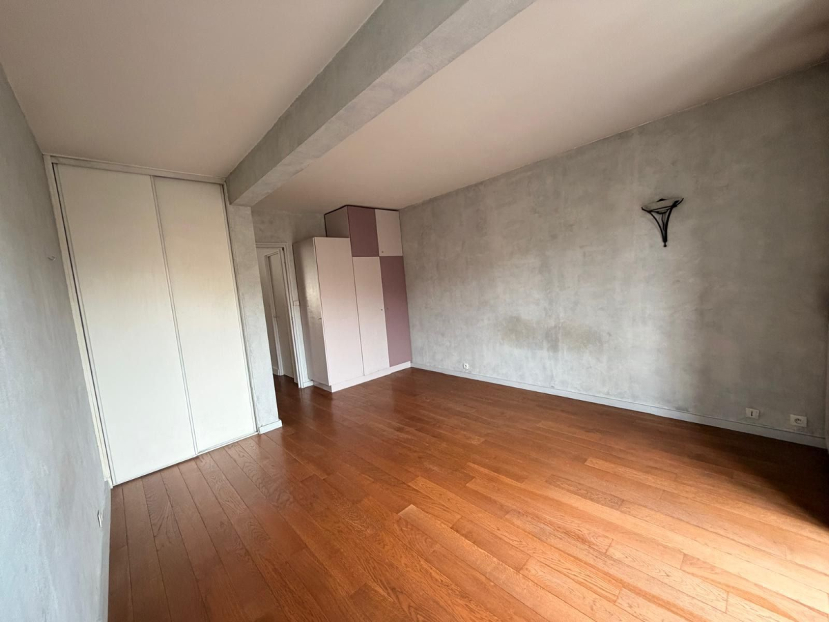 Vente Appartement  5 pièces - 111m² 75015 Paris