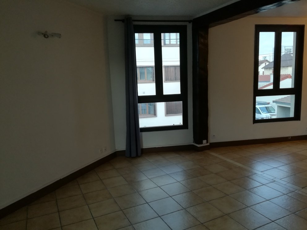 Location Appartement  1 pice (studio) - 28.09m 93200 Saint-denis