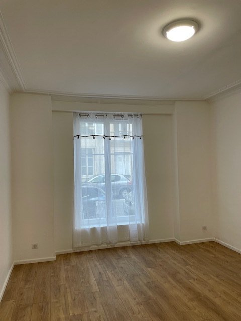 Location Appartement  2 pices - 40m 75009 Paris
