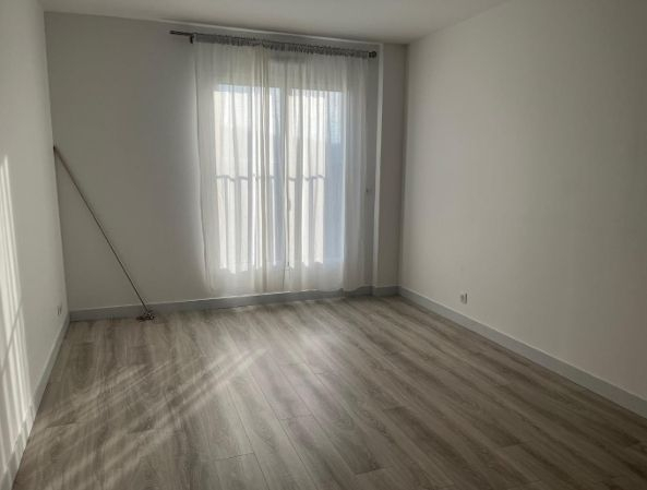 Location Maison  6 pi�ces - 156m� 95360 Montmagny